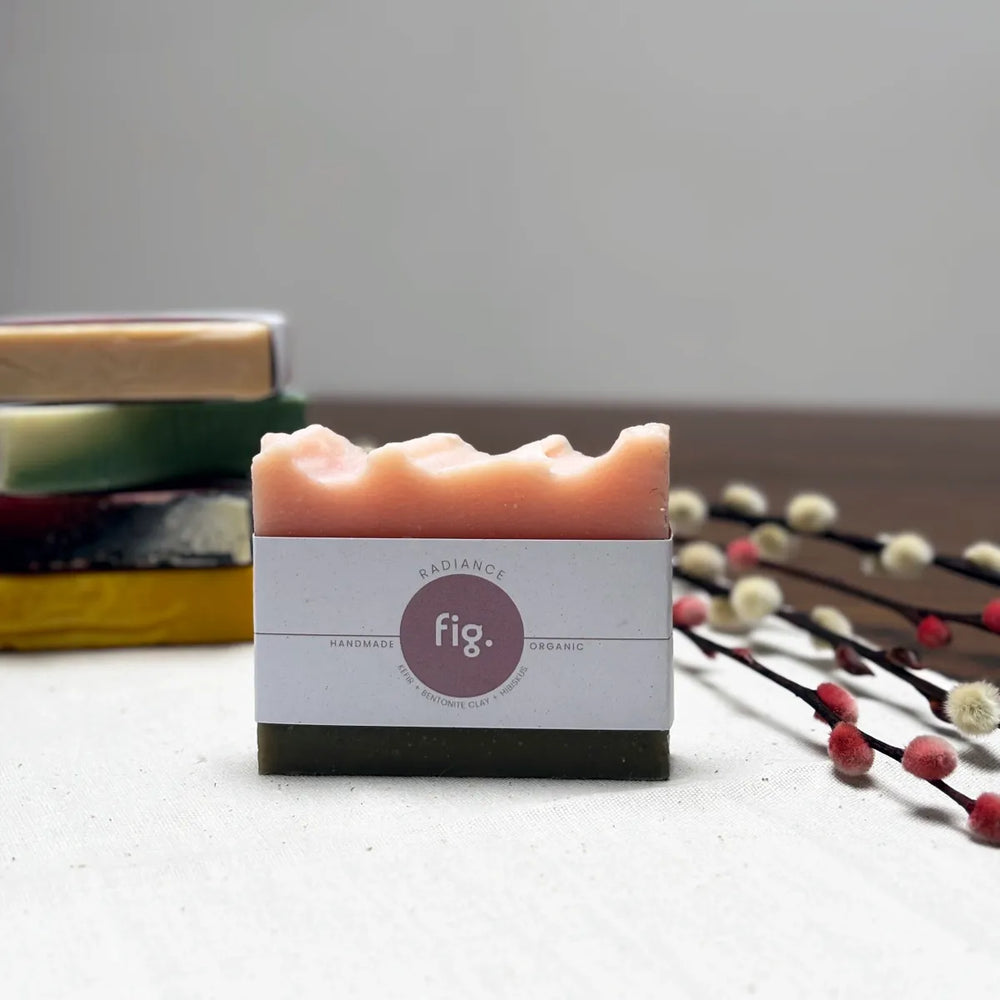 FIG - Radiance - Kefir, Bentonite Clay, Hibiskus Soap + Shampoo Bar - Fig Wellbeing