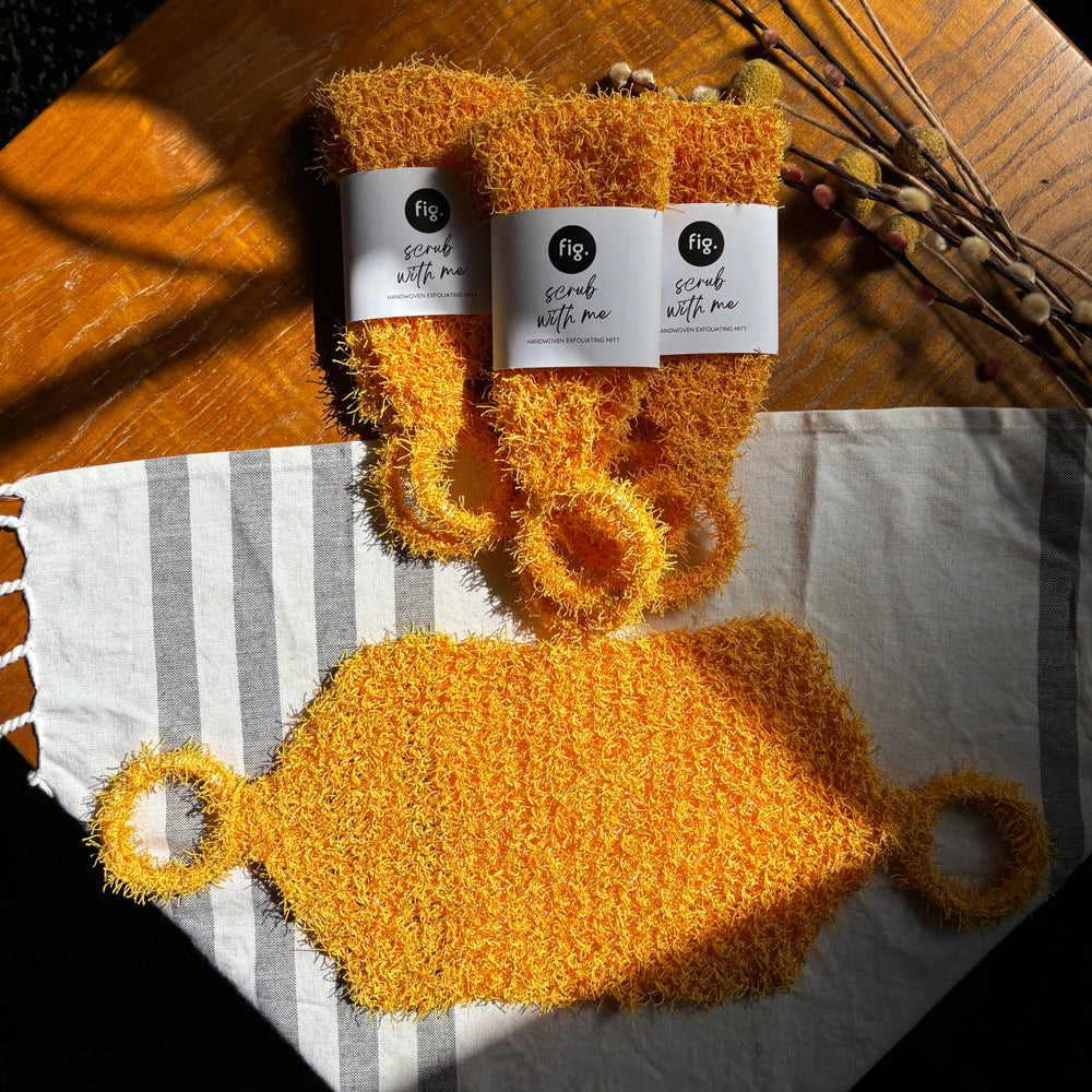 SCRUB WITH ME - Handwoven Exfoliating Shower Mitt - Orange